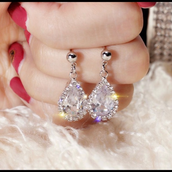 ‼️EARRINGS - Picture 4 of 7